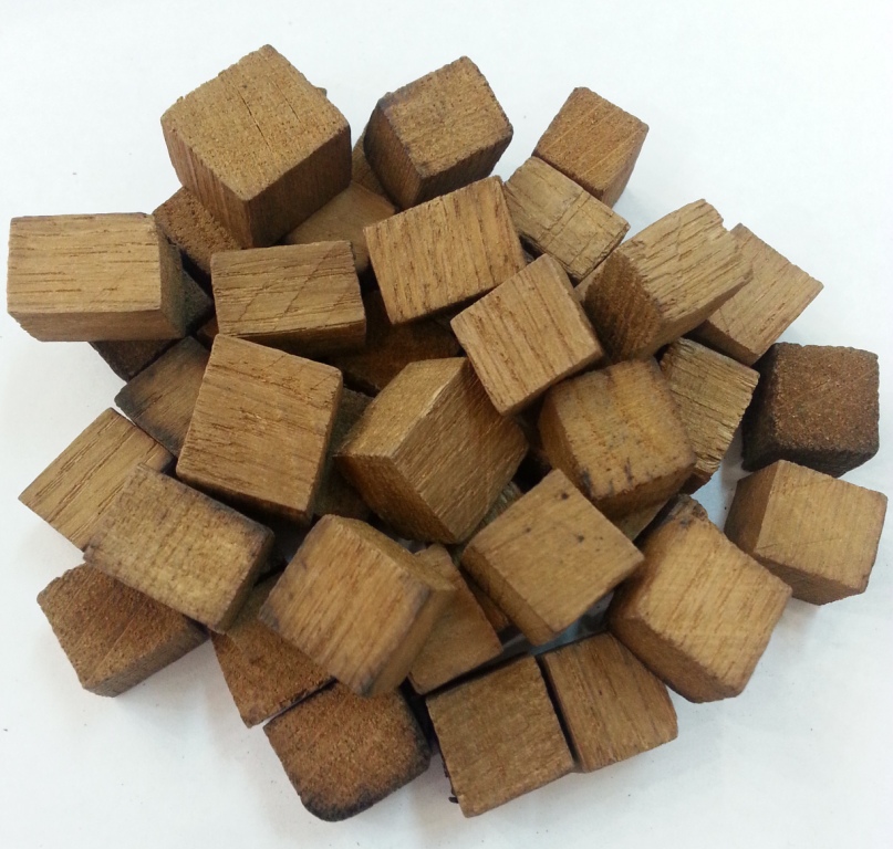 Дубовые кубики (средний обжиг) 50г
